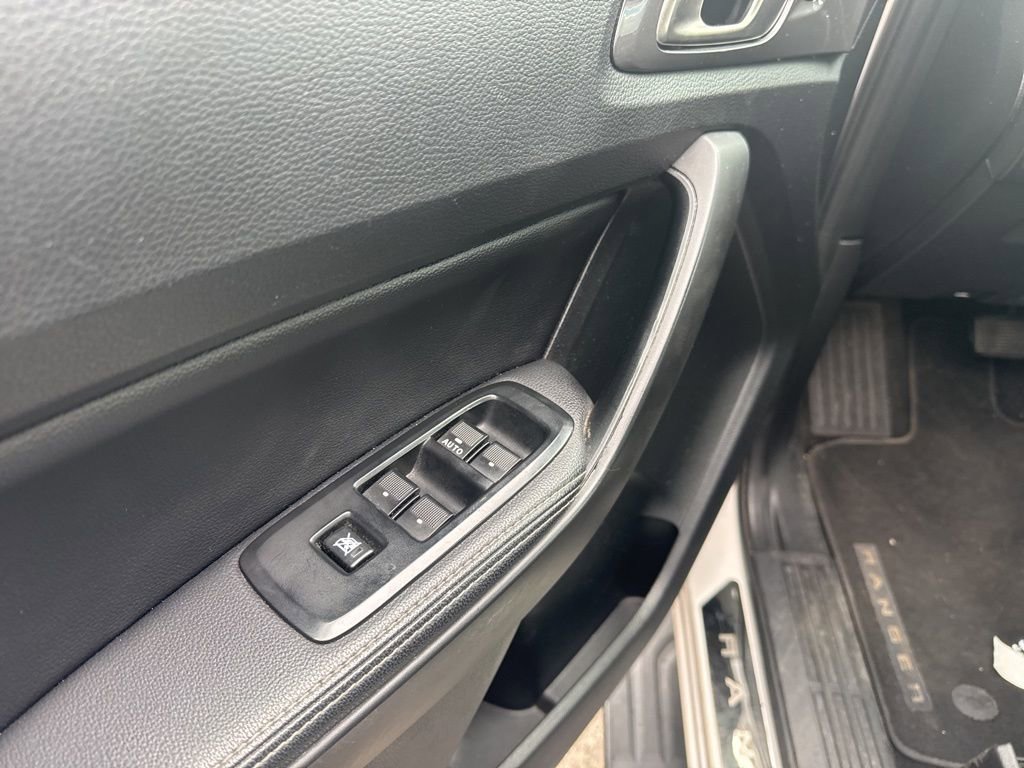 Certified 2019 Ford Ranger Lariat w/ Black Appearance Package image 9
