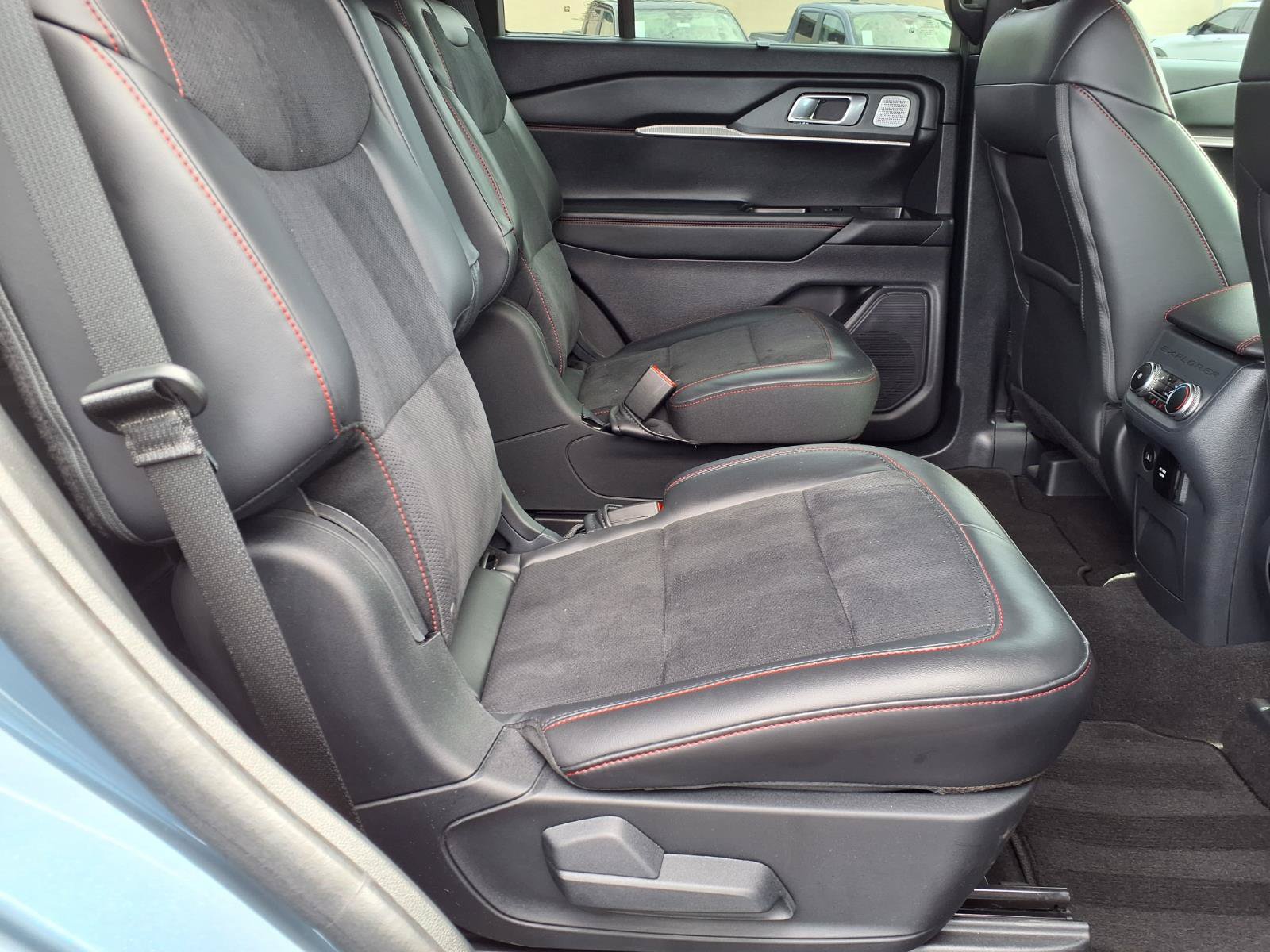 Certified 2025 Ford Explorer ST AWD/4WD image 14