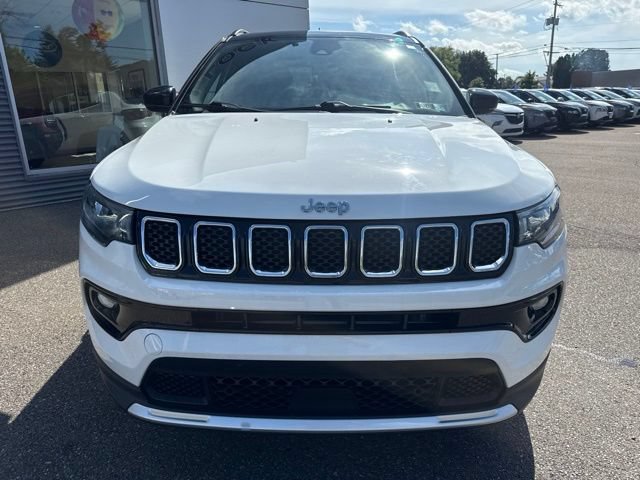 Used 2023 Jeep Compass Limited w/ Sun and Sound Group AWD/4WD image 3