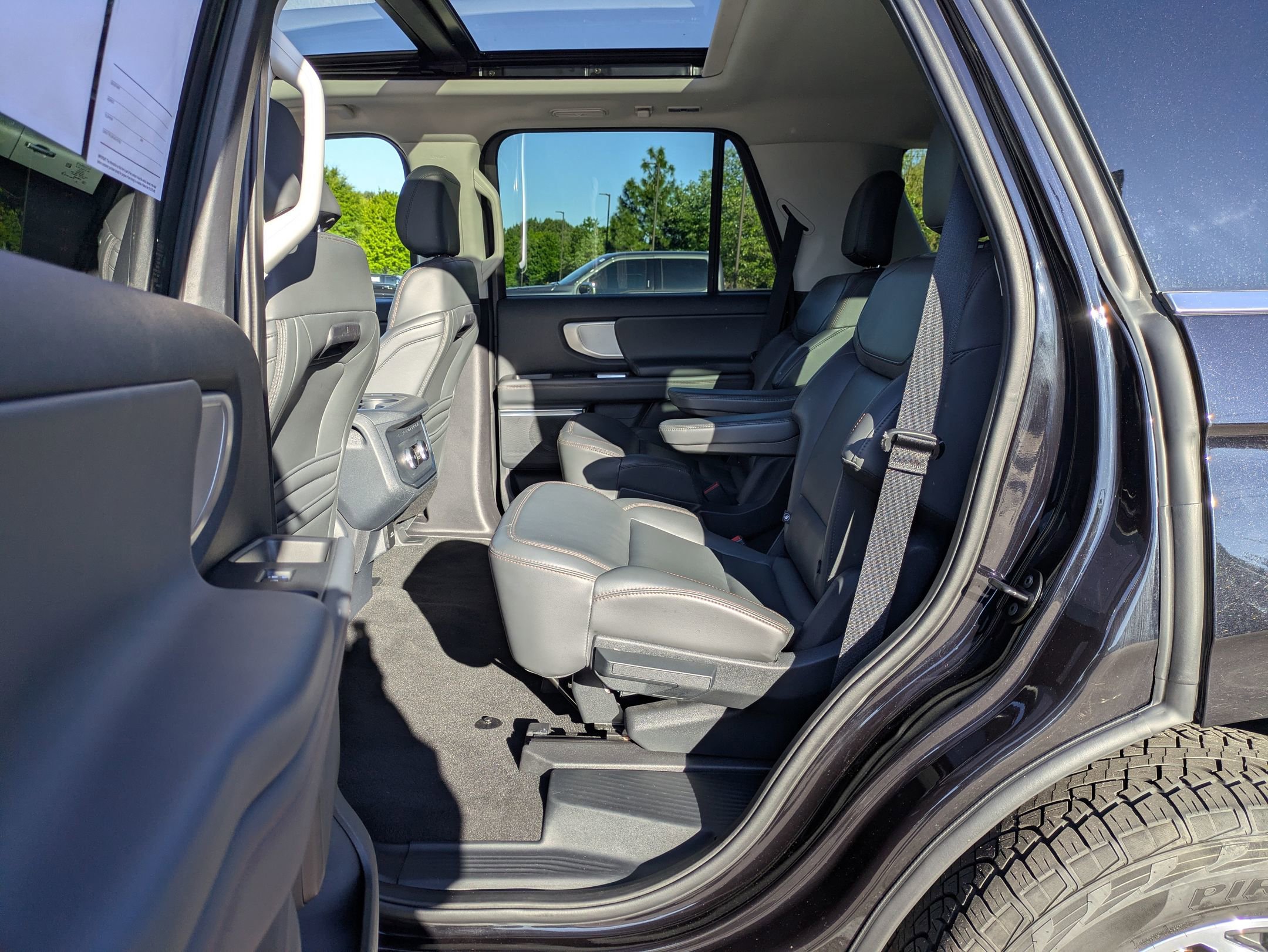 Certified 2025 Ford Expedition Active AWD/4WD image 27