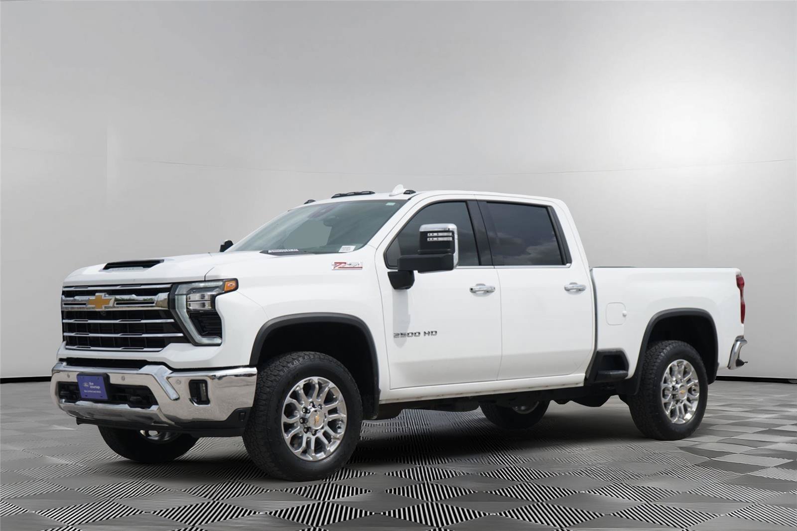 Used 2024 Chevrolet Silverado 2500 LTZ w/ LTZ Premium Package AWD/4WD image 8