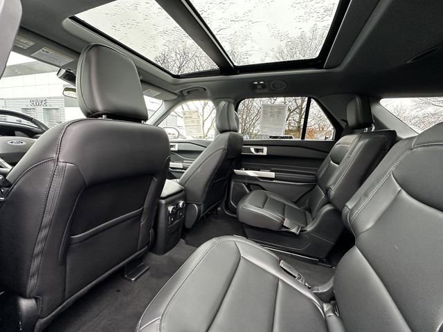 Certified 2022 Ford Explorer XLT w/ Equipment Group 202A image 18