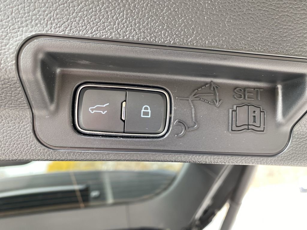 Certified 2023 Ford Explorer Platinum w/ Technology Package image 20