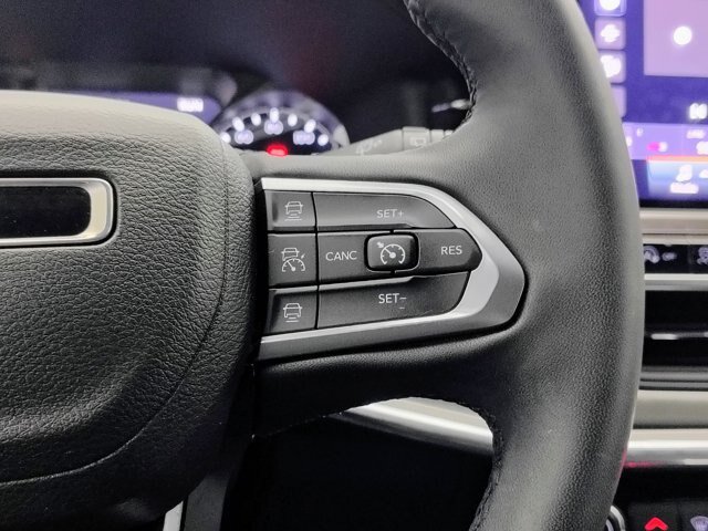 Used 2023 Jeep Compass Limited AWD/4WD image 34