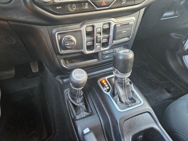 Used 2018 Jeep Wrangler Unlimited Sahara w/ Cold Weather Group image 12