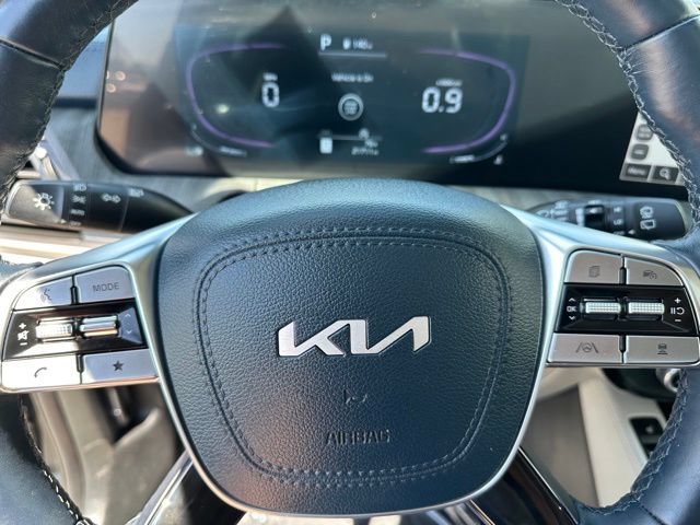 Used 2024 Kia Telluride EX w/ EX Captain's Chair Package AWD/4WD image 31