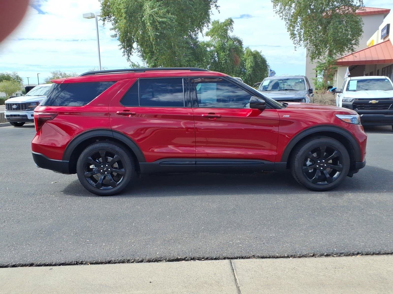 Certified 2023 Ford Explorer ST-Line w/ Class IV Trailer Tow Package RWD image 7
