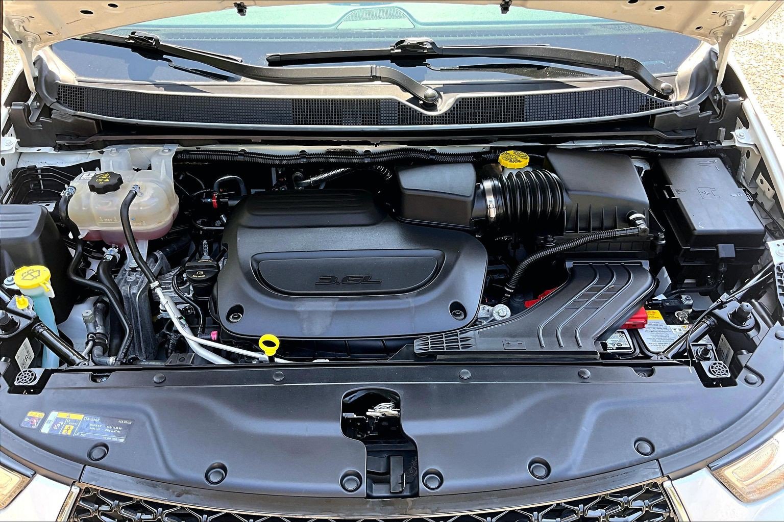 Used 2023 Chrysler Pacifica Touring-L AWD/4WD image 11