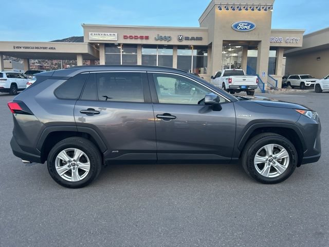 Used 2021 Toyota RAV4 XLE AWD/4WD image 4