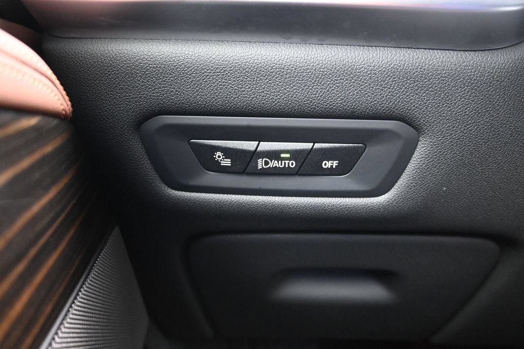 Used 2025 BMW X5 xDrive40i AWD/4WD image 18