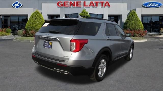 Certified 2022 Ford Explorer XLT w/ Equipment Group 202A image 5