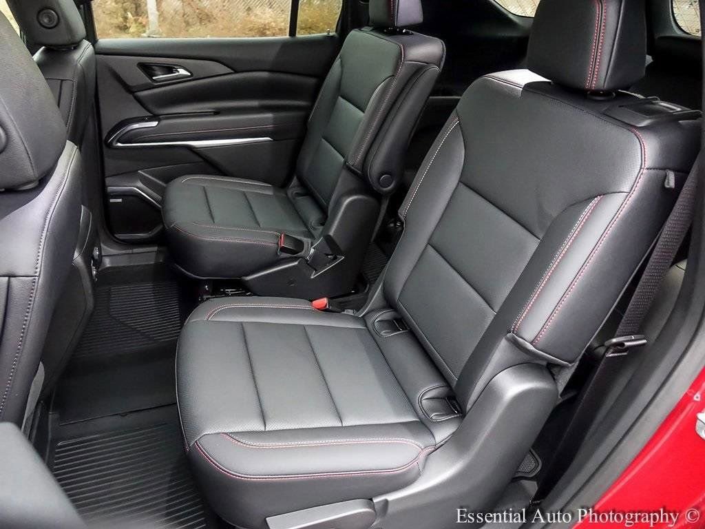 Used 2025 Chevrolet Traverse Z71 w/ Enhanced Driving Package image 11