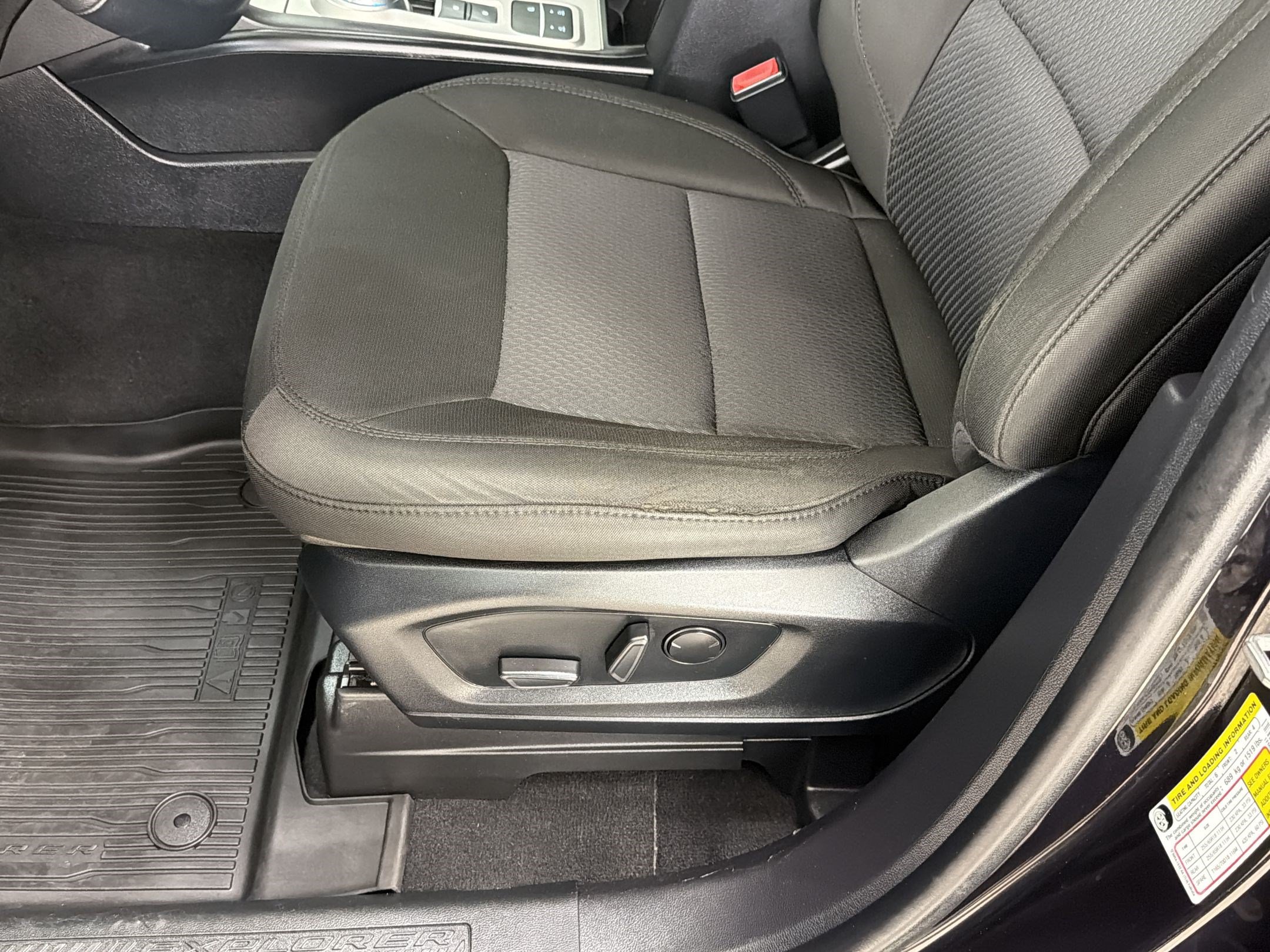 Certified 2022 Ford Explorer XLT RWD image 14