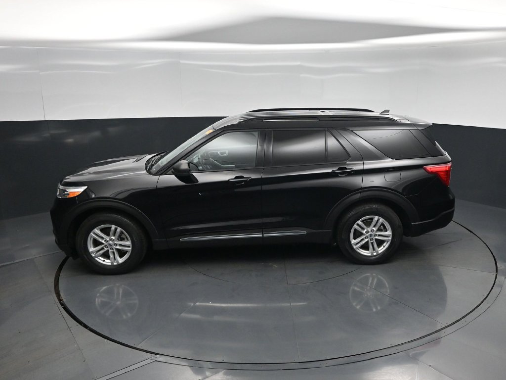 Certified 2023 Ford Explorer XLT w/ Equipment Group 202A RWD image 39