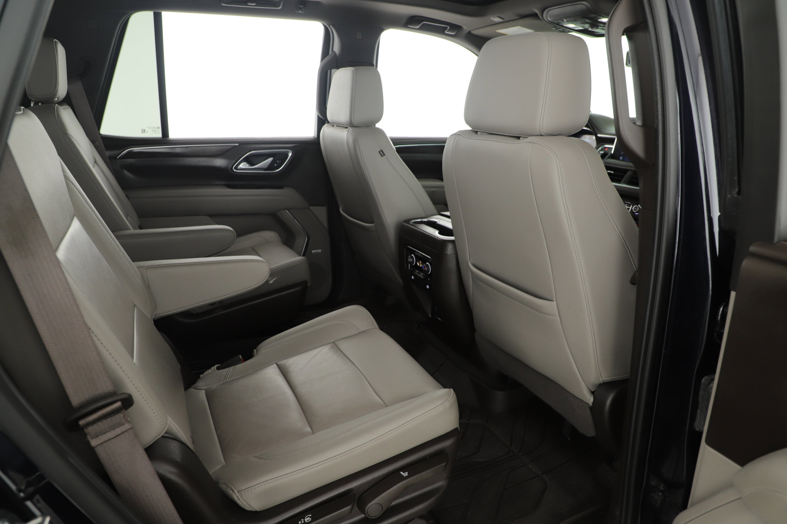 Used 2022 Chevrolet Tahoe Z71 w/ Luxury Package image 23