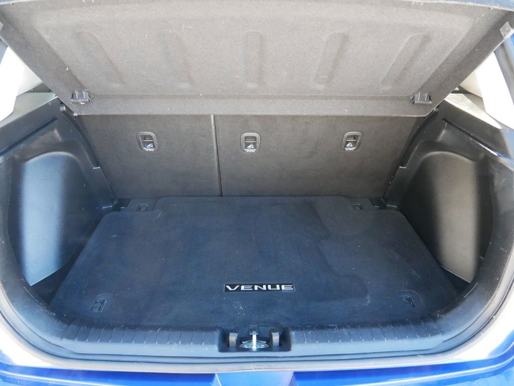 Used 2022 Hyundai Venue SEL image 10