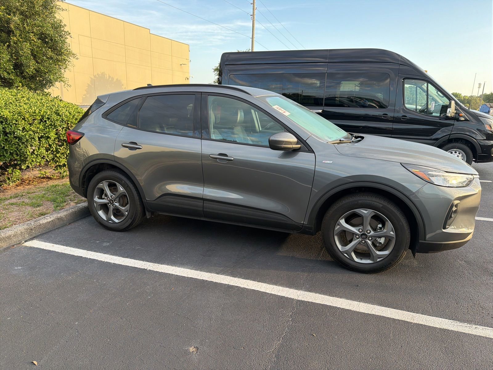 Certified 2025 Ford Escape ST-Line Select AWD/4WD image 3