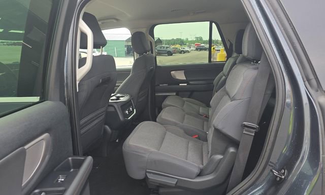 Certified 2025 Ford Expedition Active AWD/4WD image 7