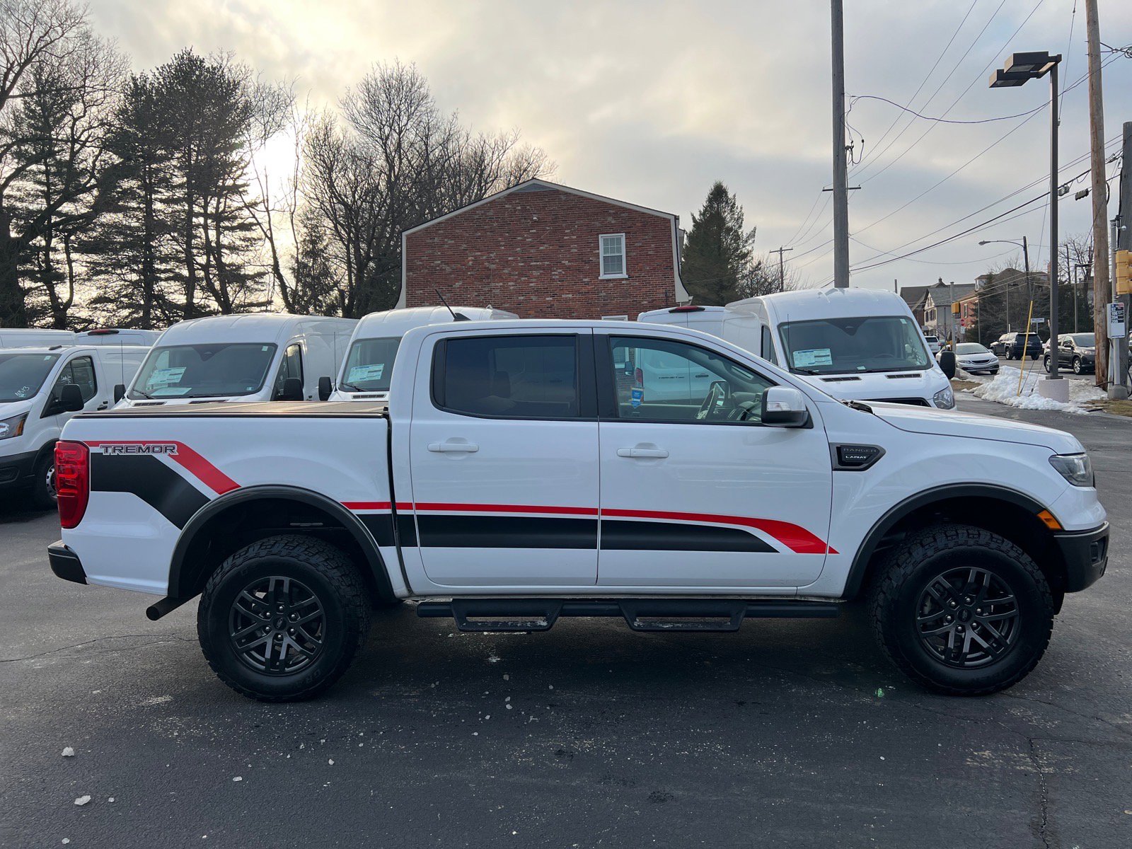 Certified 2023 Ford Ranger Lariat w/ Tremor Off-Road Package AWD/4WD image 4