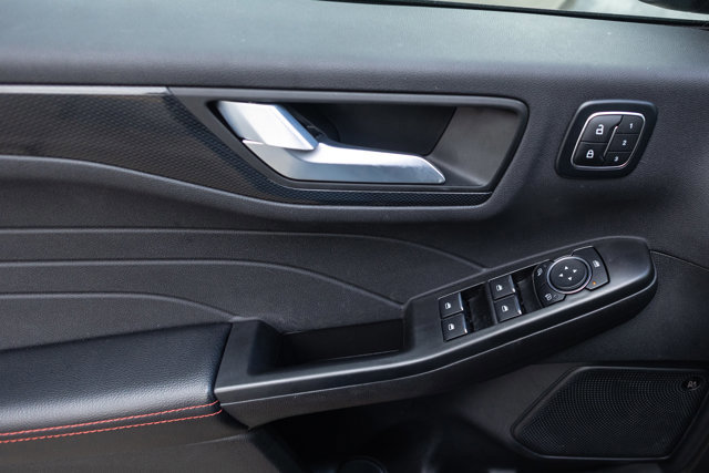 Certified 2025 Ford Escape ST-Line Elite w/ Premium Technology Package image 13