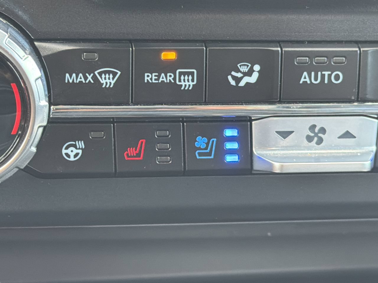 Certified 2024 Ford F250 Lariat w/ Lariat Ultimate Package AWD/4WD image 25
