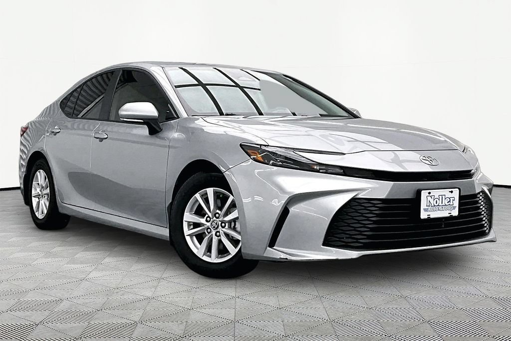 Used 2025 Toyota Camry LE w/ Convenience Package FWD image 12