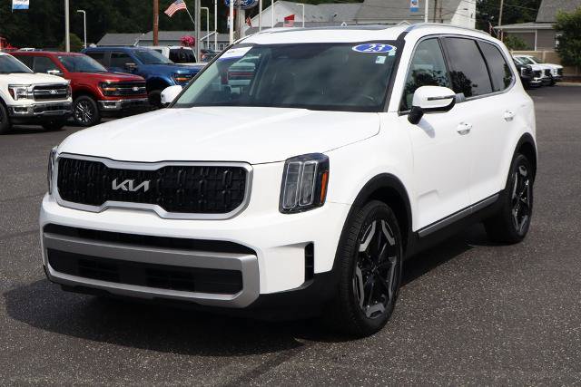 Used 2023 Kia Telluride EX w/ EX Captain's Chair Package AWD/4WD image 14