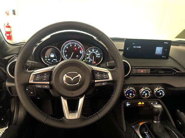 Used 2026 MAZDA MX-5 Miata RF Grand Touring RWD image 8