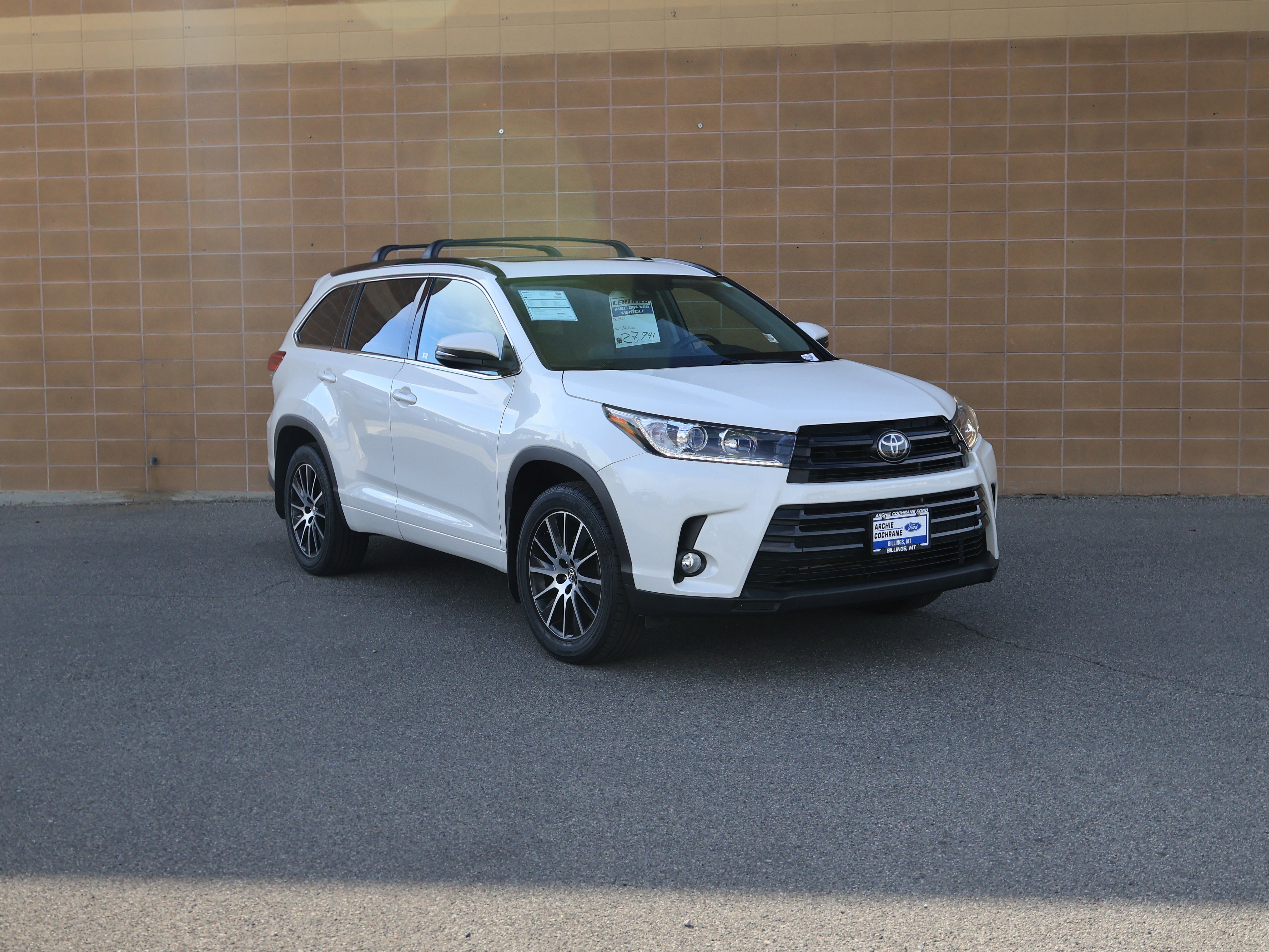 Used 2018 Toyota Highlander SE AWD/4WD image 3