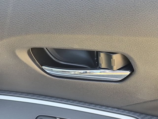 Used 2025 Nissan Versa SR w/ Trunk Package FWD image 32