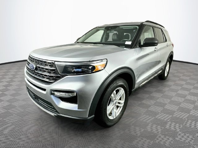 Certified 2022 Ford Explorer XLT w/ Equipment Group 202A AWD/4WD image 7