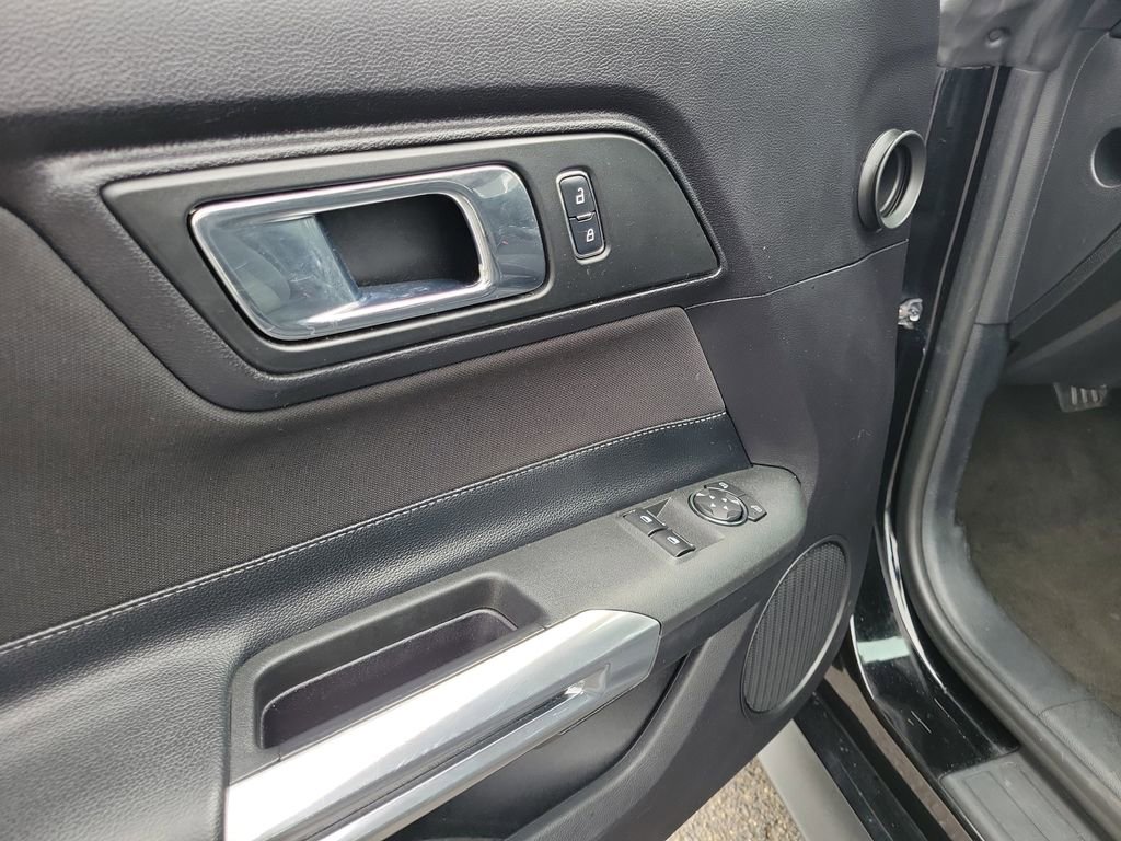 Certified 2017 Ford Mustang Coupe image 15