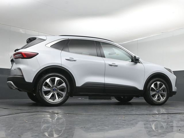 Certified 2025 Ford Escape Platinum AWD/4WD image 14