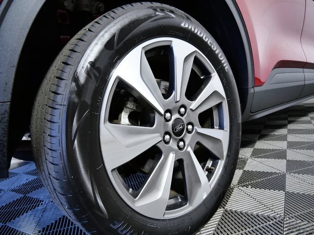 Certified 2025 Ford Escape Platinum AWD/4WD image 9
