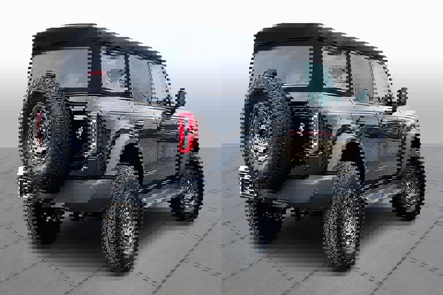 Certified 2025 Ford Bronco Outer Banks w/ Sasquatch Package image 3