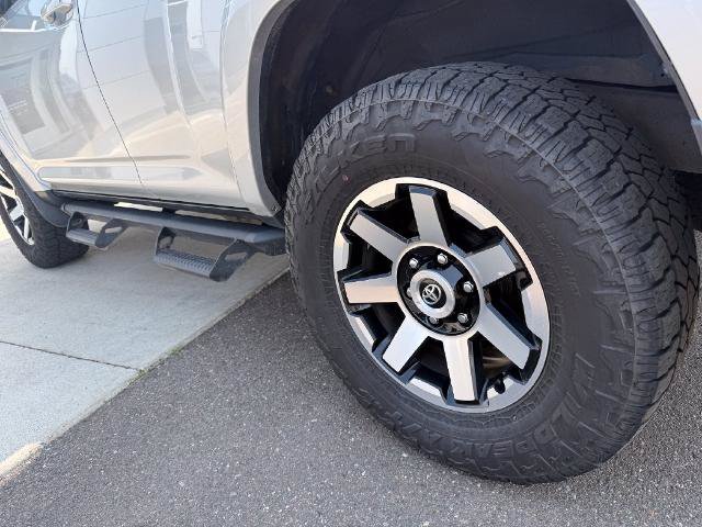 Used 2019 Toyota 4Runner TRD Off-Road Premium AWD/4WD image 22