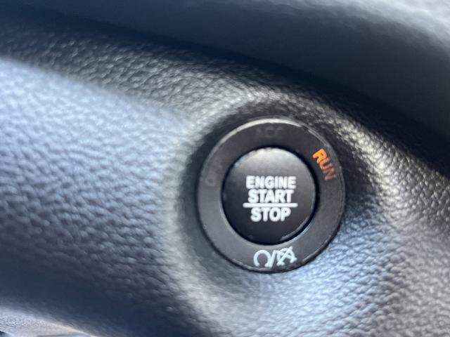Used 2019 Jeep Cherokee Limited AWD/4WD image 12