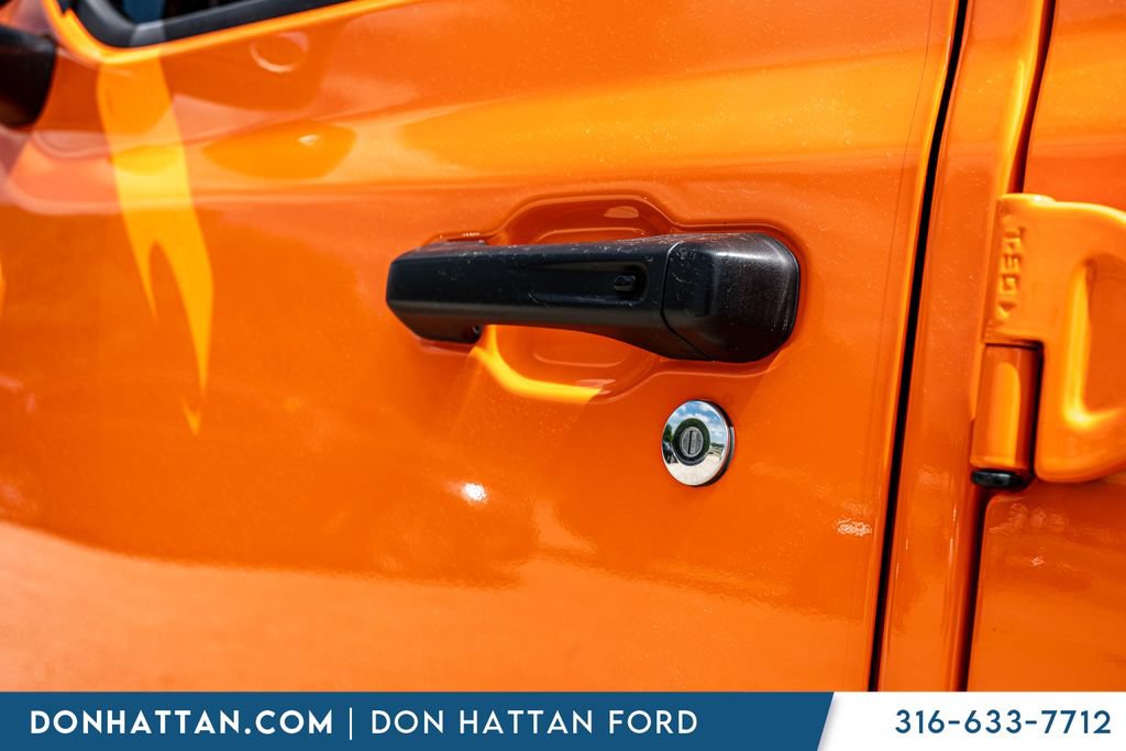 Used 2025 Jeep Wrangler Unlimited Rubicon w/ Convenience Group AWD/4WD image 31