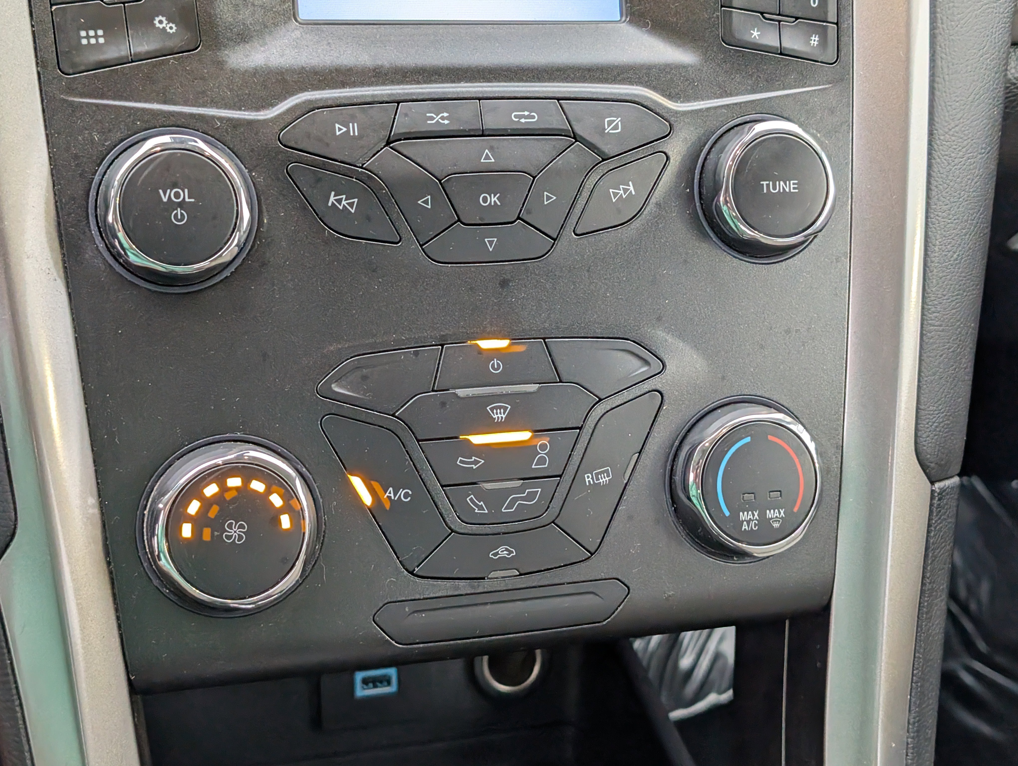 Certified 2020 Ford Fusion S image 28