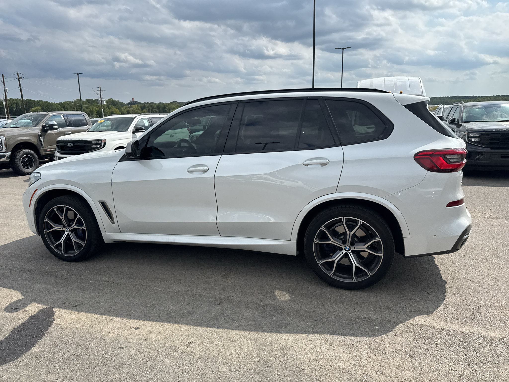 Used 2020 BMW X5 M50i w/ Executive Package AWD/4WD image 10