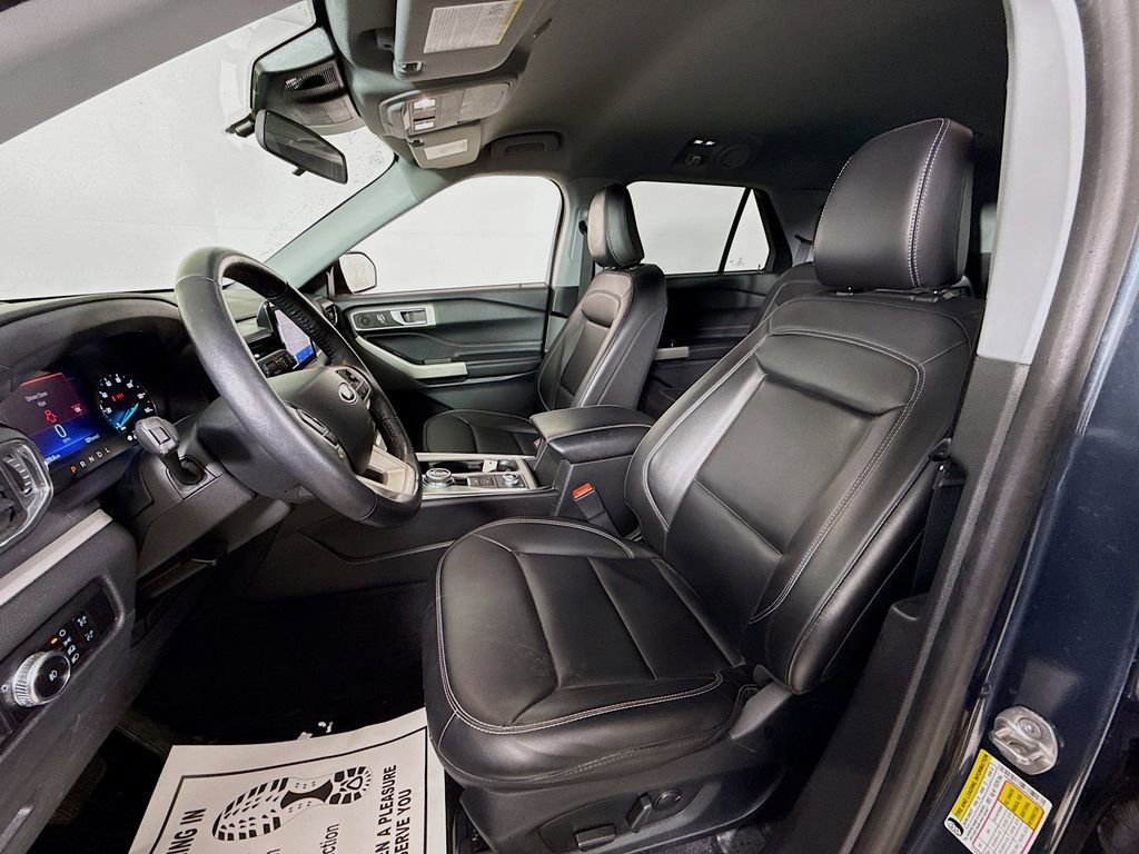 Certified 2023 Ford Explorer XLT w/ Equipment Group 202A image 9