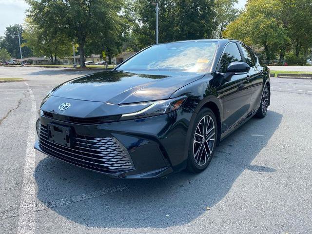Used 2025 Toyota Camry XLE FWD image 3