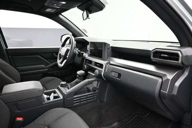 Used 2025 Toyota 4Runner SR5 AWD/4WD image 31