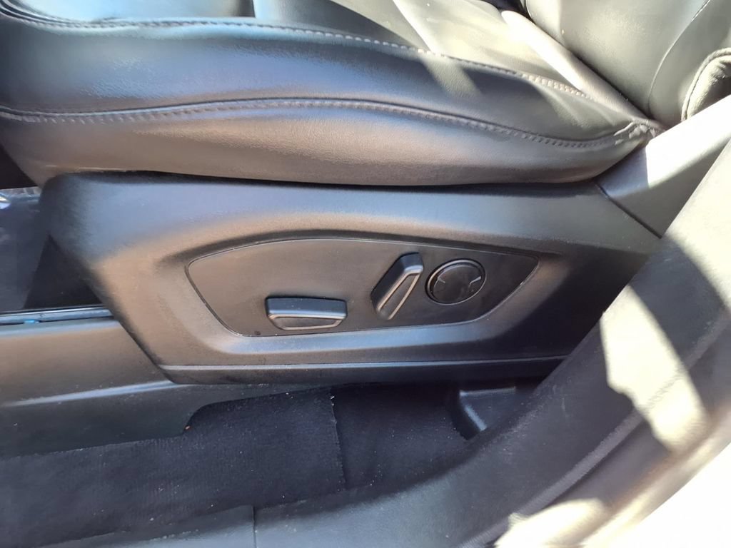 Certified 2022 Ford Explorer XLT w/ Equipment Group 202A AWD/4WD image 27