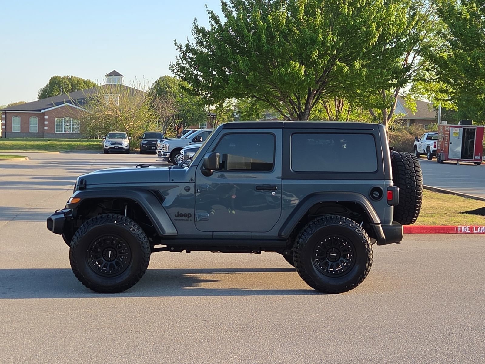 Used 2024 Jeep Wrangler Sport S image 3