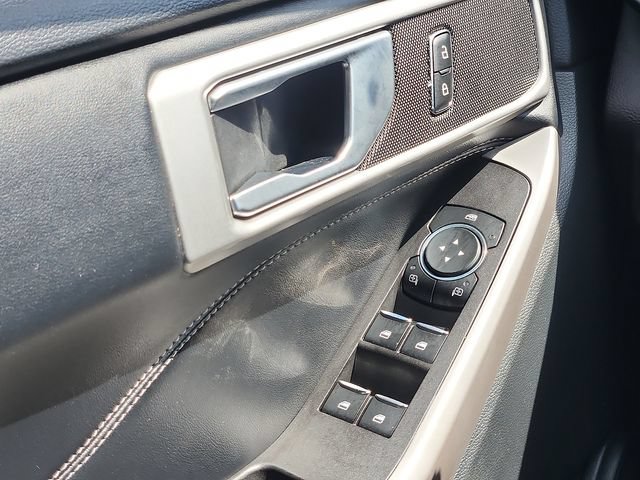Certified 2023 Ford Explorer XLT w/ Equipment Group 202A AWD/4WD image 11