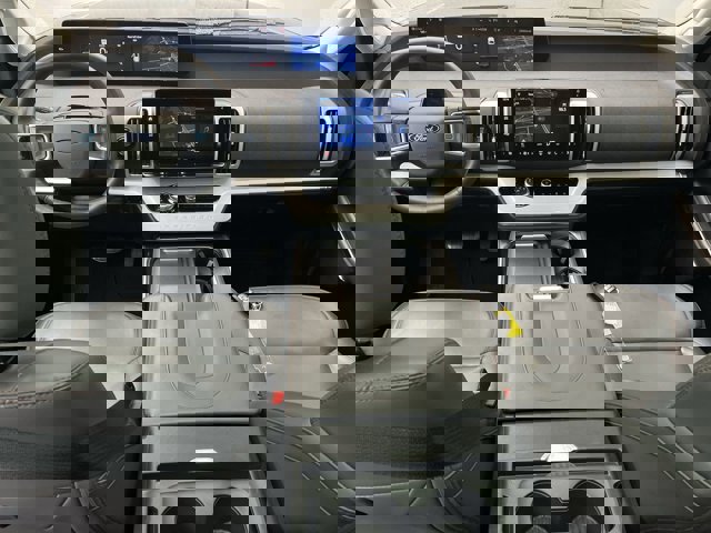 Certified 2025 Ford Expedition Active image 4