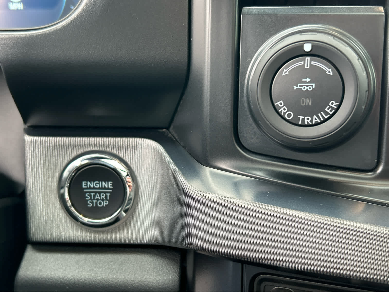 Certified 2025 Ford F350 Platinum image 40