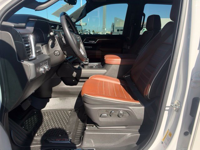 Used 2023 GMC Sierra 1500 Denali Ultimate AWD/4WD image 5