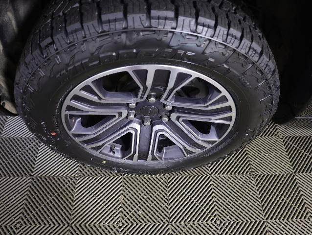 Used 2024 Jeep Wagoneer L Series II w/ Flexible Seating Group AWD/4WD image 38